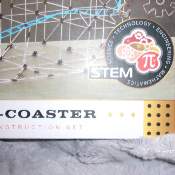 COPY - COPY - T-32 F.A.O. SCHWARZ BUILD A COASTER 736PC. CONSTRUCTION SET - Picture 5 of 13